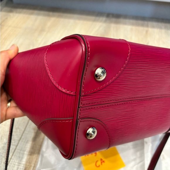 Authentic Louis Vuitton Fuchsia Epi Leather Phenix PM Bag - Picture 7 of 11